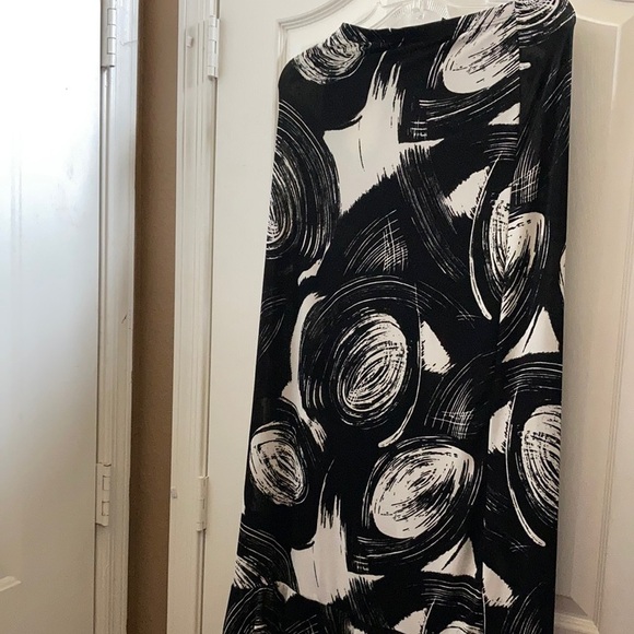 Dresses & Skirts - FINAL MARKDOWN OLIVIA Paige  ruffled hem skirt small